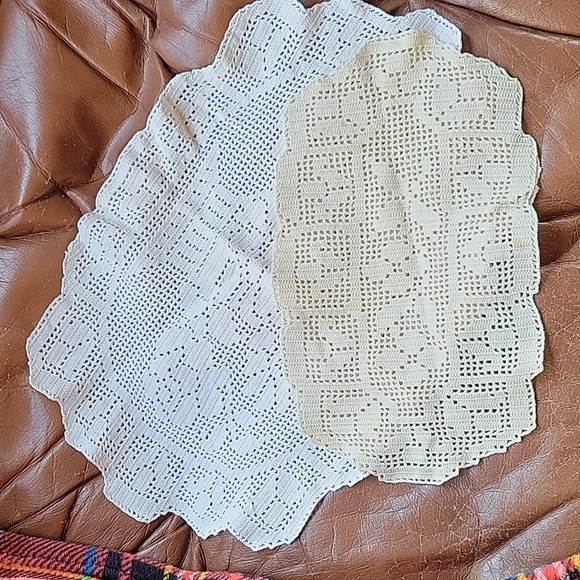 Vintage doilys - Picture 1 of 8